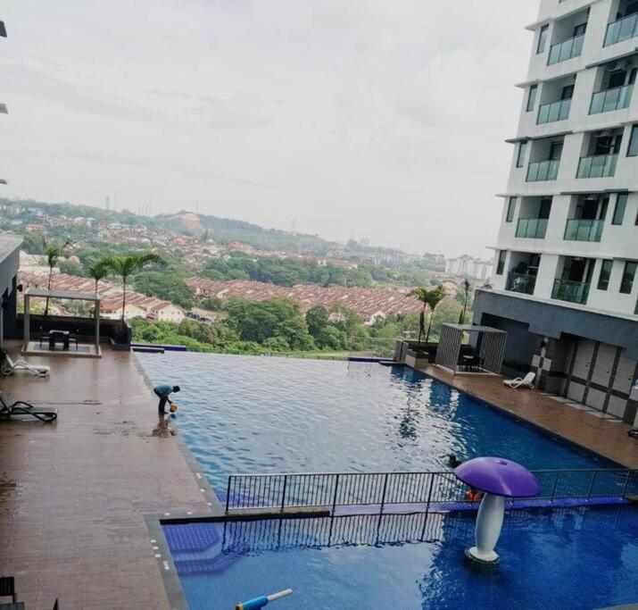Attractive 3 Bedroom Condo With Pool-D Raudhah Homestay Kajang Exterior foto